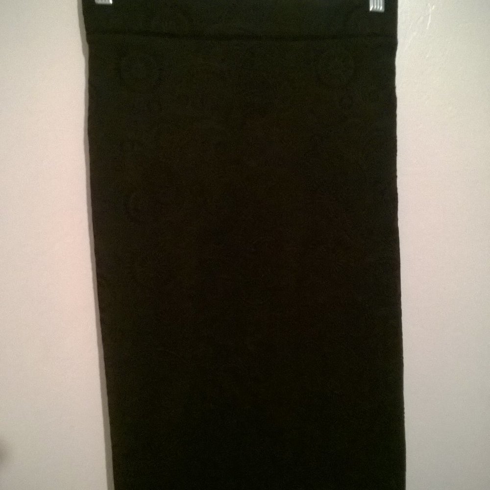 Black Pencil Skirt w Paisley Textured Pattern